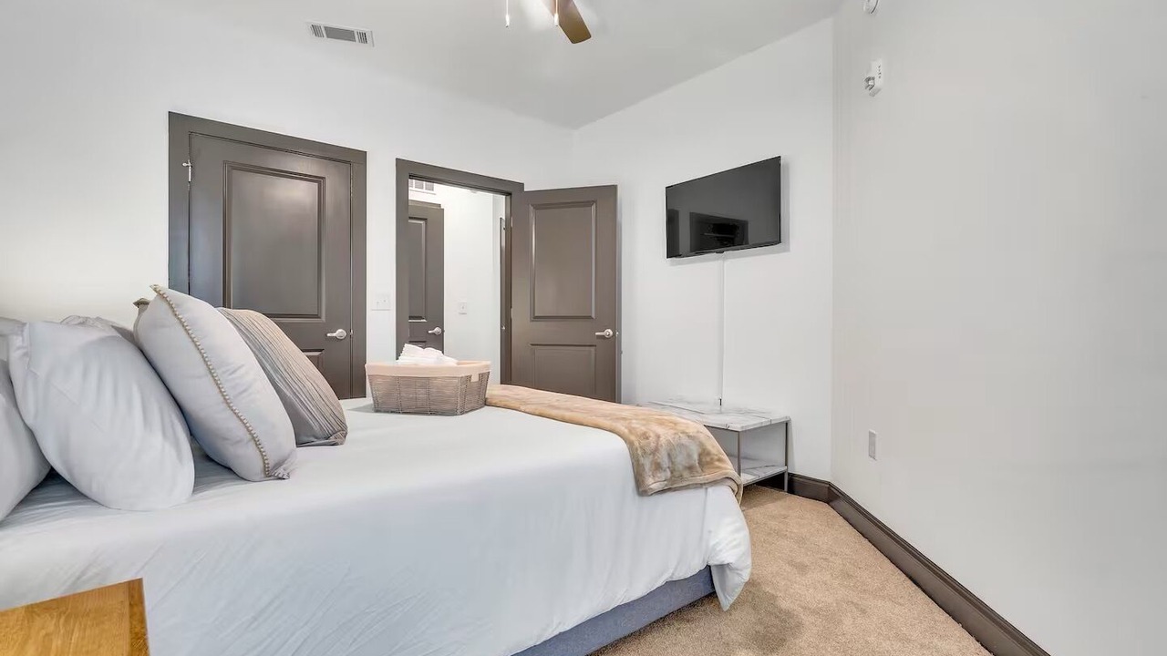 Photo of Bedroom in Downtown