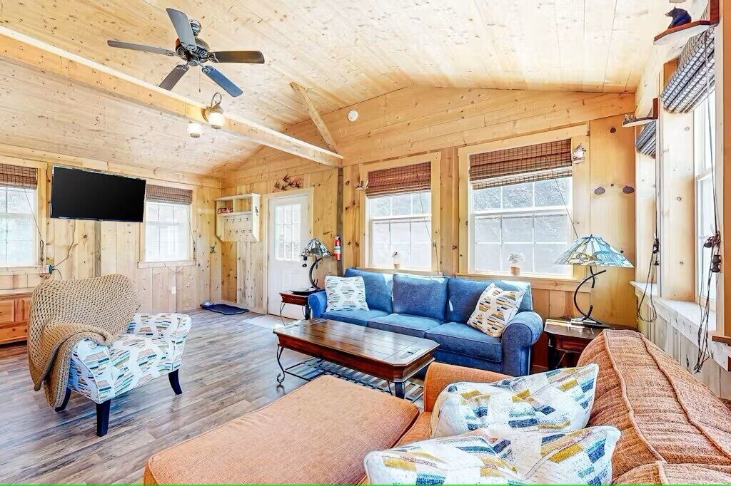 Photo of Livingroom in Whittier