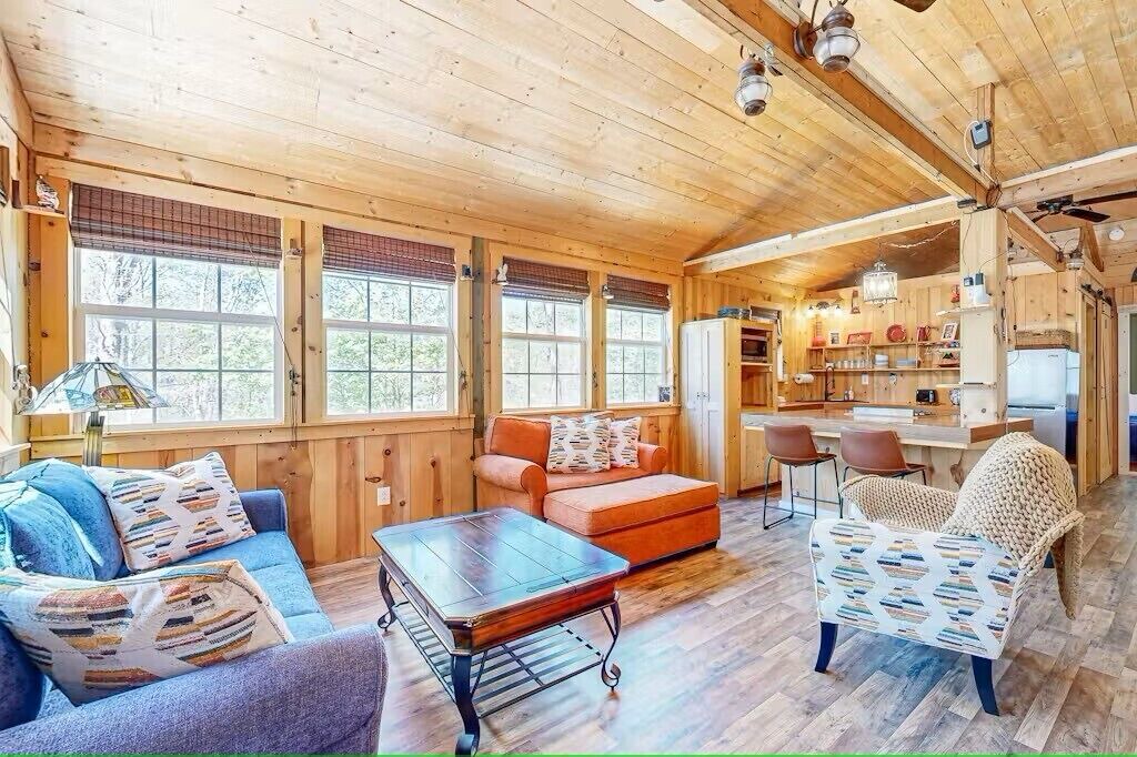 Photo of Livingroom in Whittier