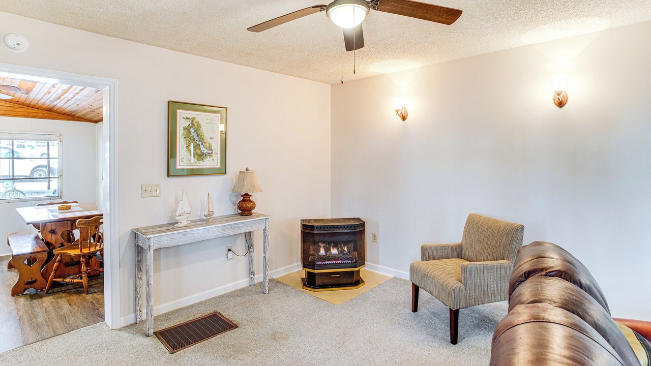 Photo of Livingroom in Hollands Landing