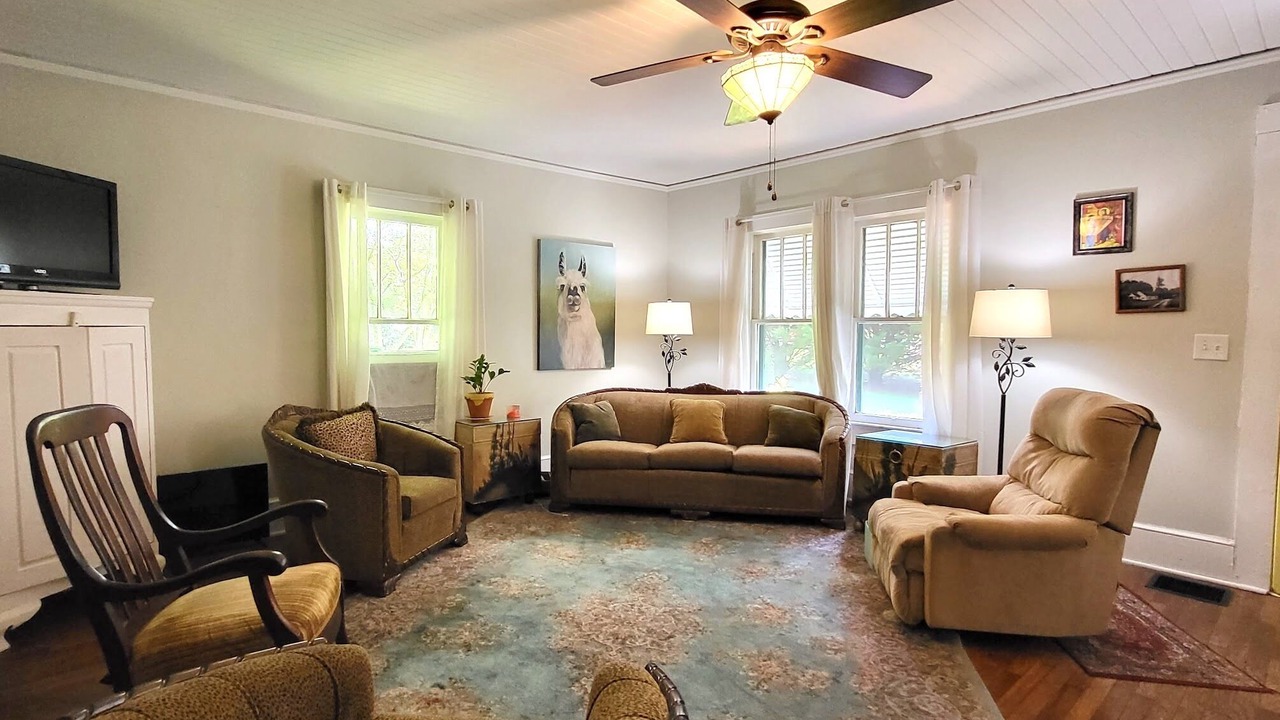 Photo of Livingroom in Bishop
