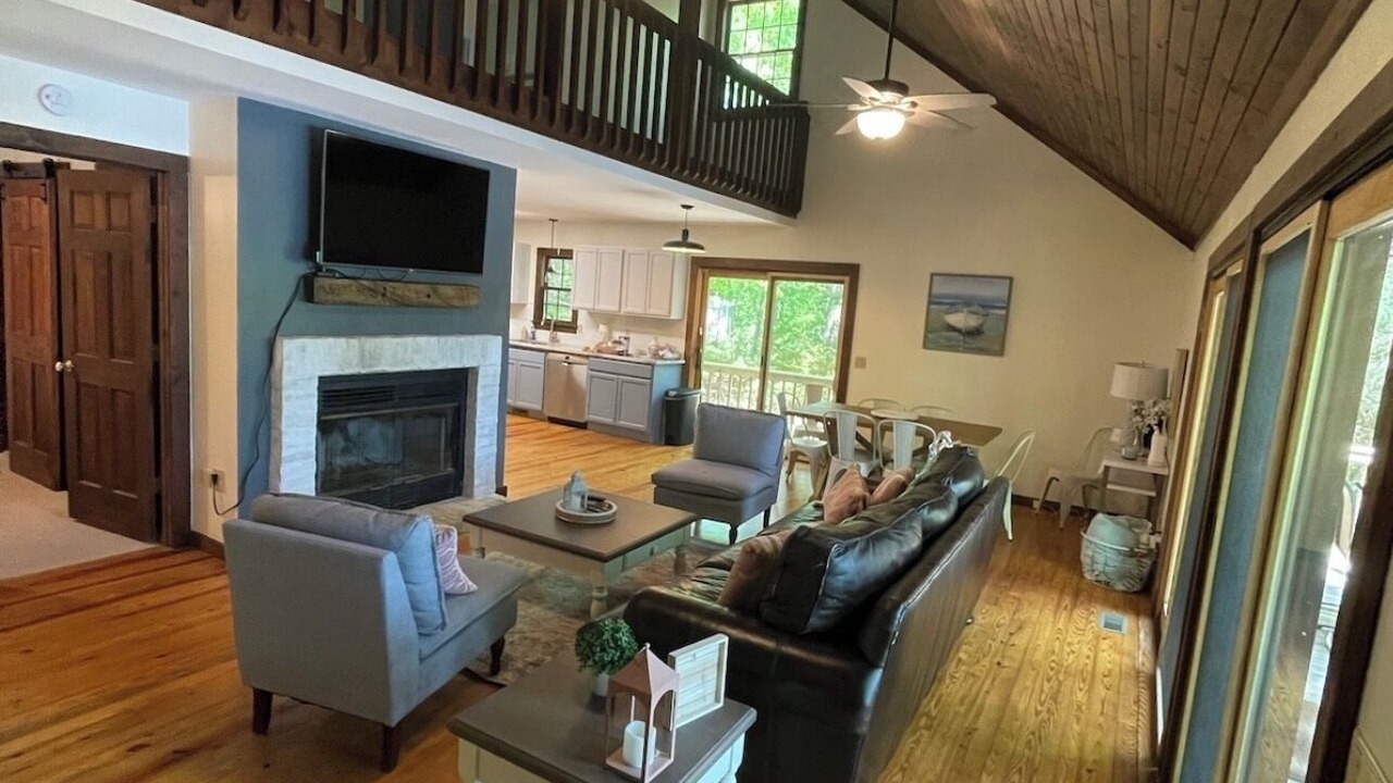 Photo of Livingroom in West Union