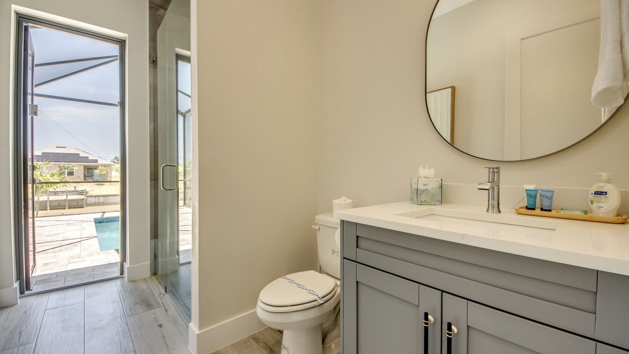 Photo of Bathroom in Trafalgar