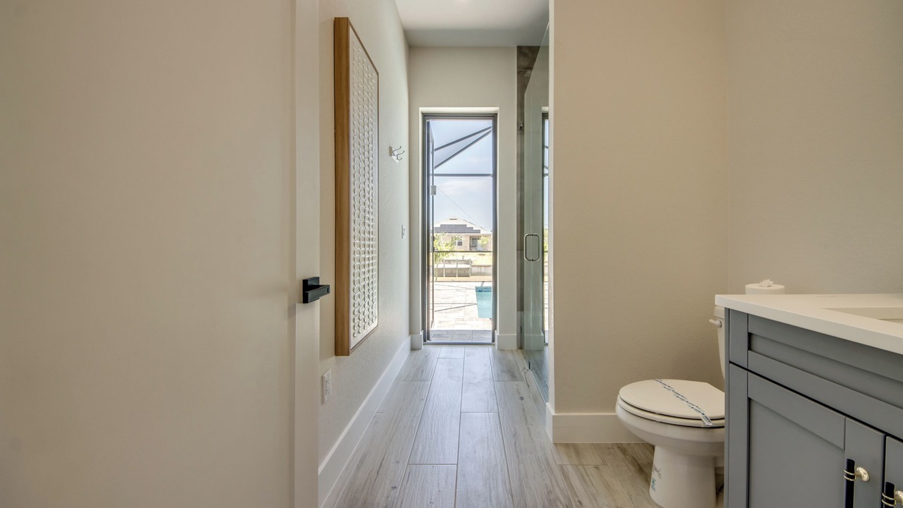 Photo of Bathroom in Trafalgar