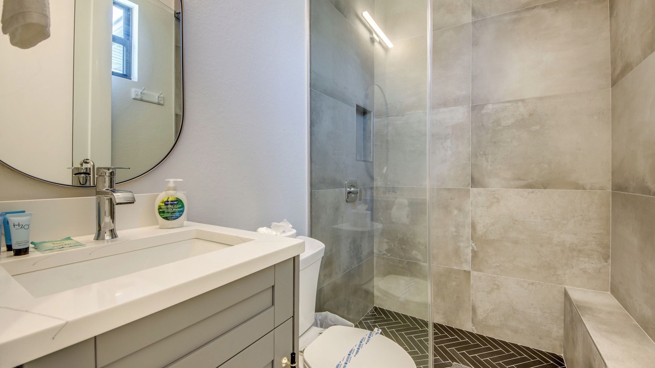Photo of Bathroom in Trafalgar