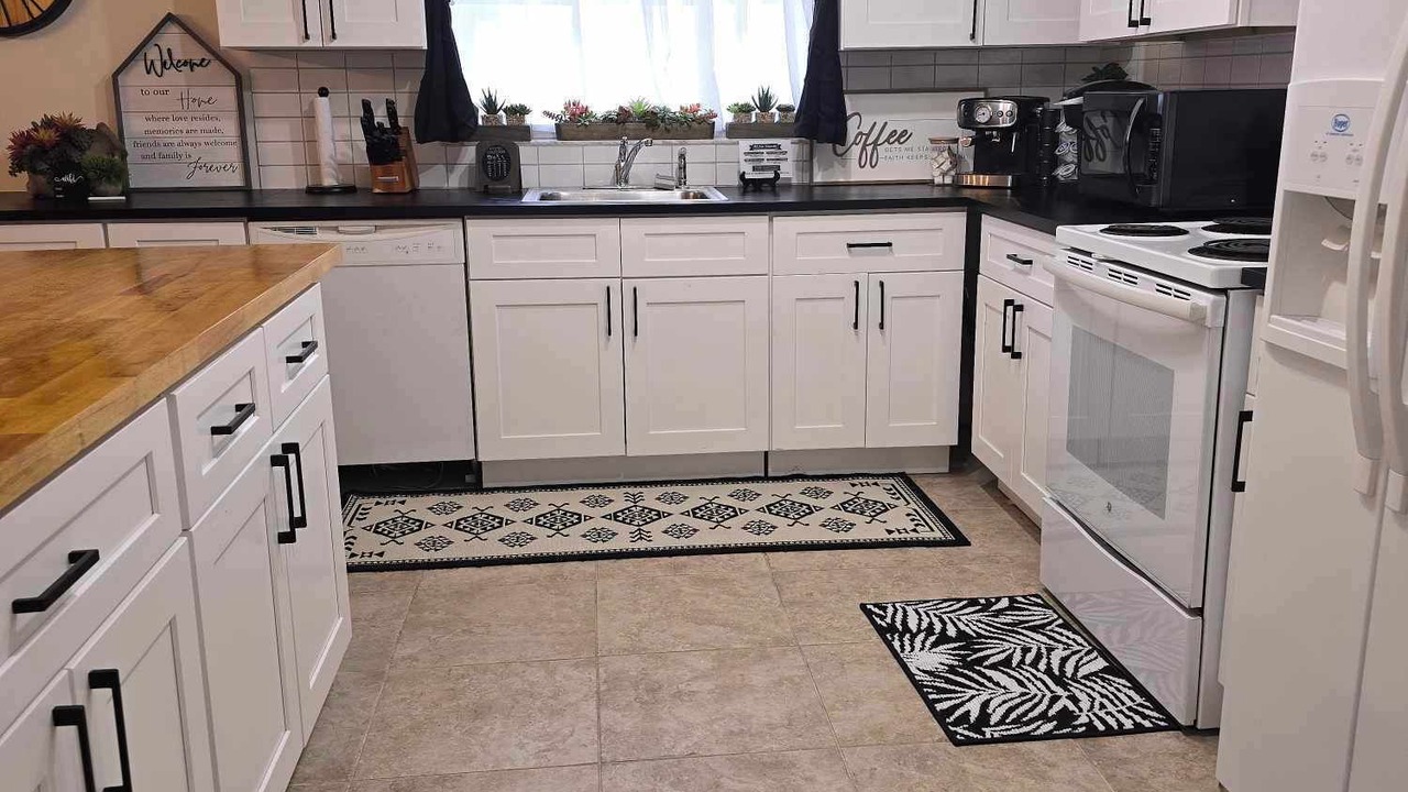Photo of Kitchen in Lochmoor Waterway Estates