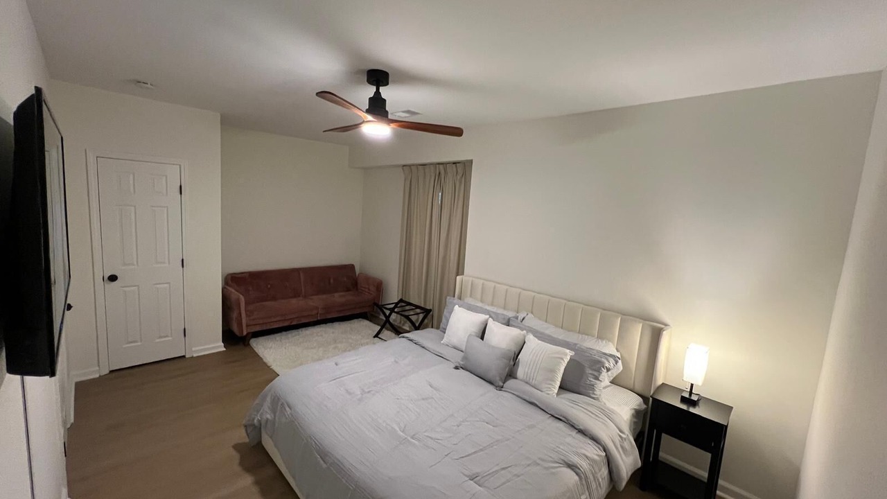 Photo of Bedroom in Lawrenceville