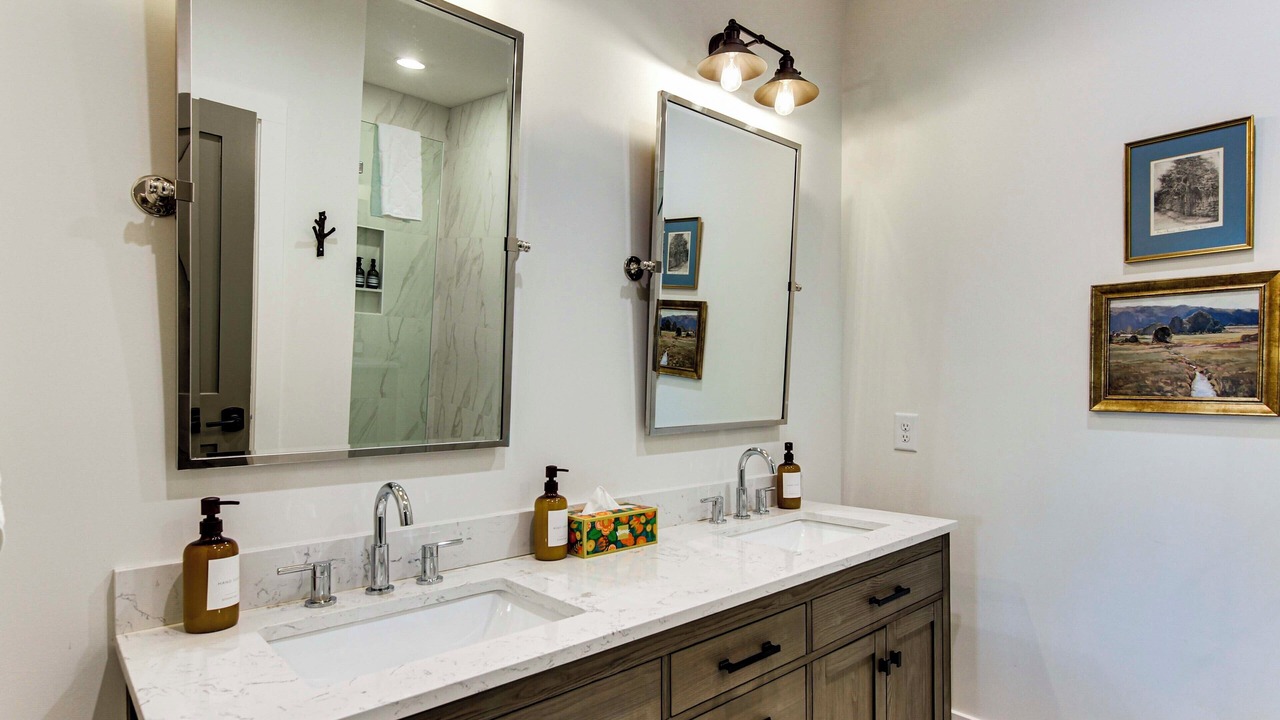 Photo of Bathroom in Glenville
