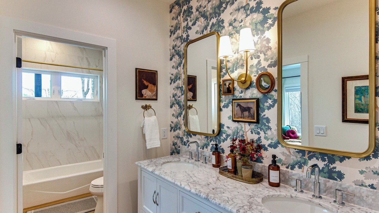 Photo of Bathroom in Glenville