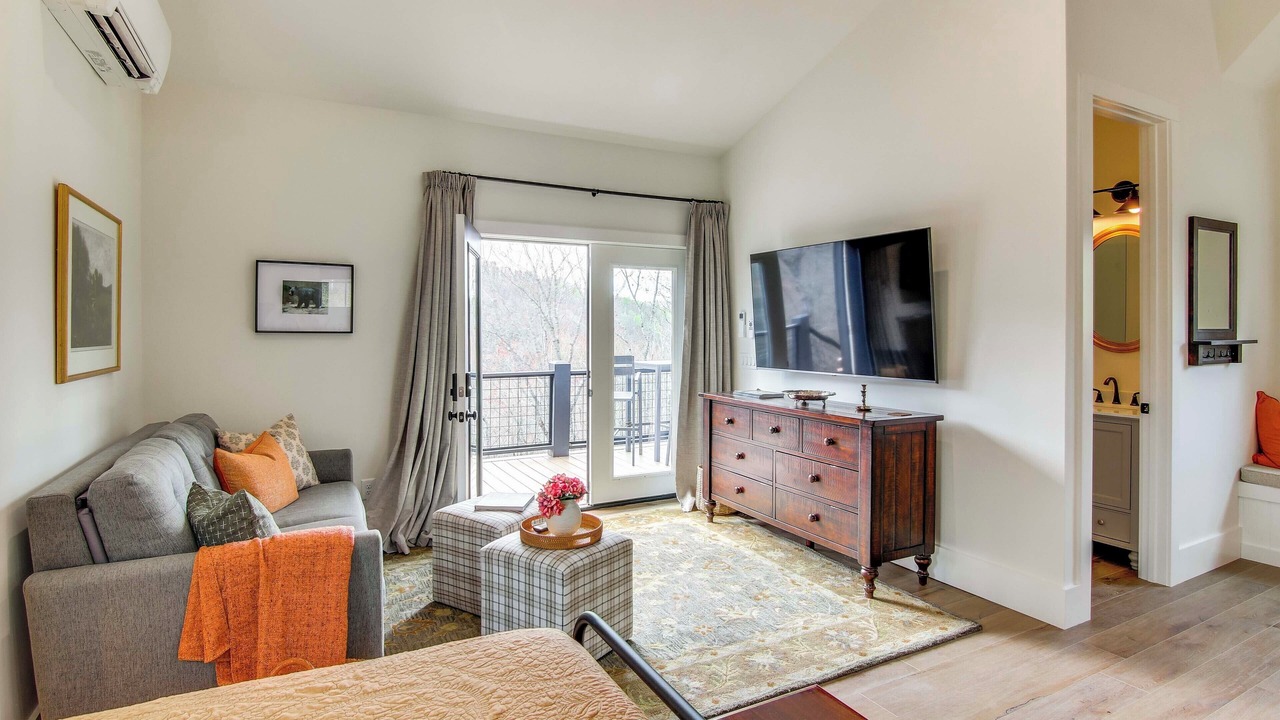 Photo of Livingroom in Glenville