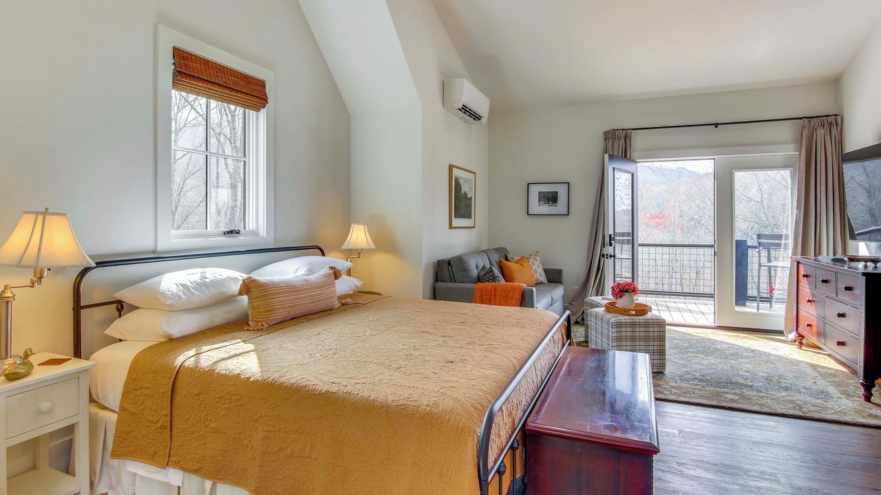 Photo of Bedroom in Glenville
