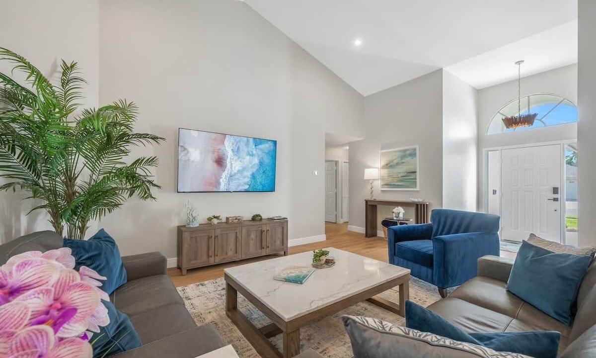 Photo of Livingroom in Crown Pointe