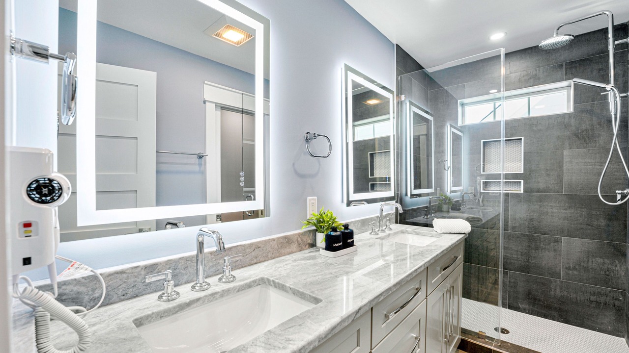 Photo of Bathroom in Folly Field