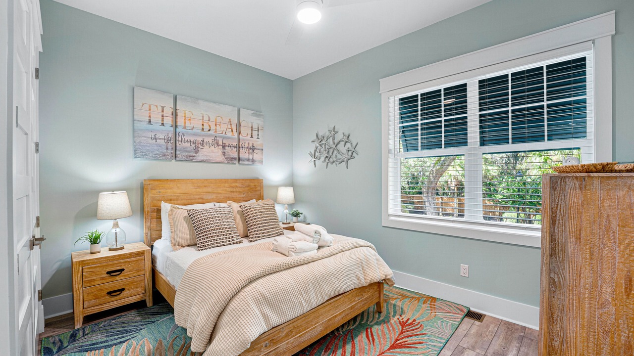 Photo of Bedroom in Folly Field
