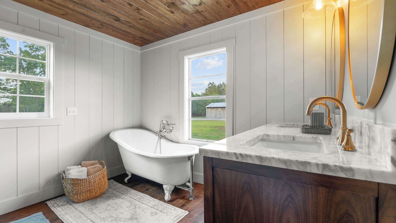 Photo of Bathroom in Tattnall County