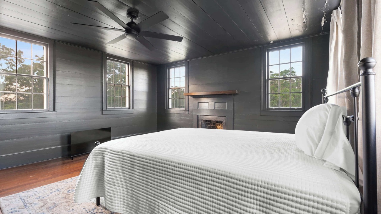 Photo of Bedroom in Tattnall County