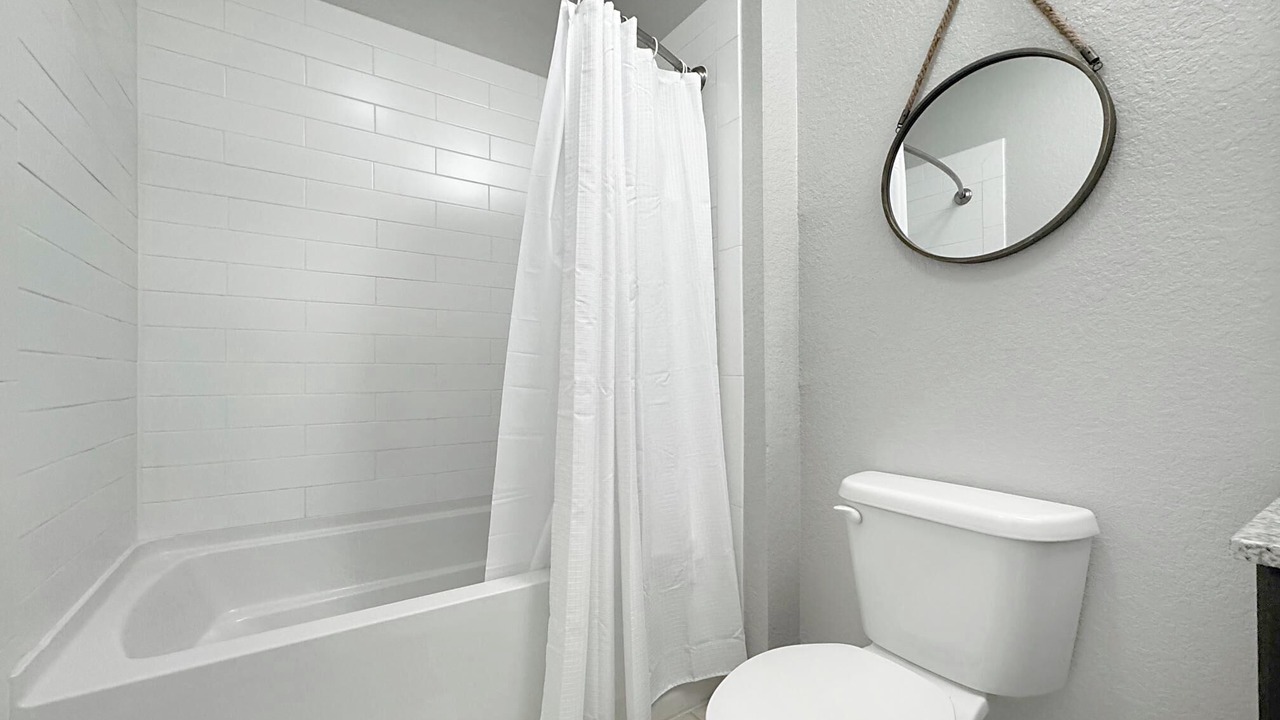 Photo of Bathroom in Carver City - Lincoln Gardens