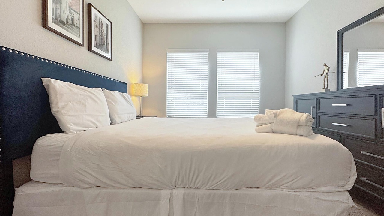 Photo of Bedroom in Carver City - Lincoln Gardens