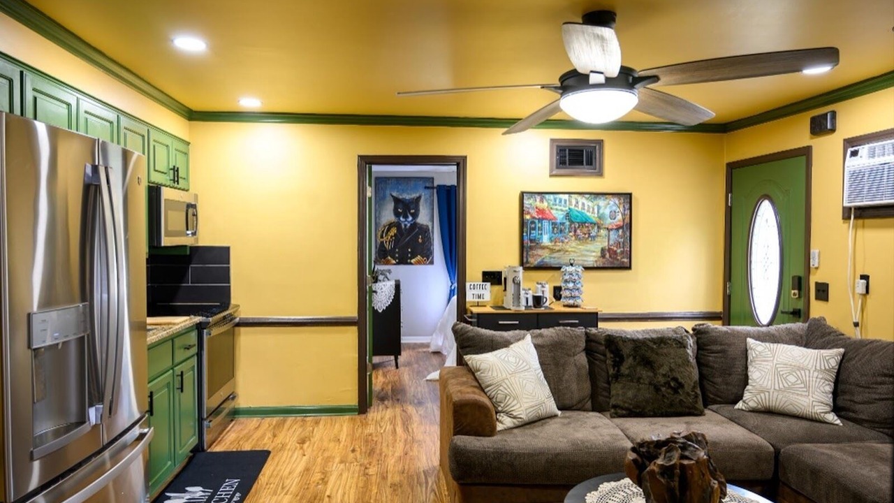 Photo of Livingroom in West Columbia
