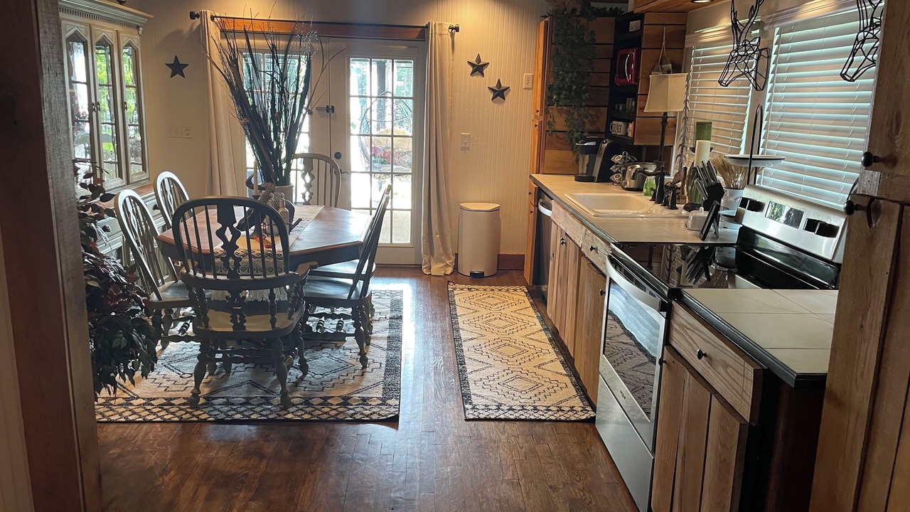 Photo of Kitchen in Townville