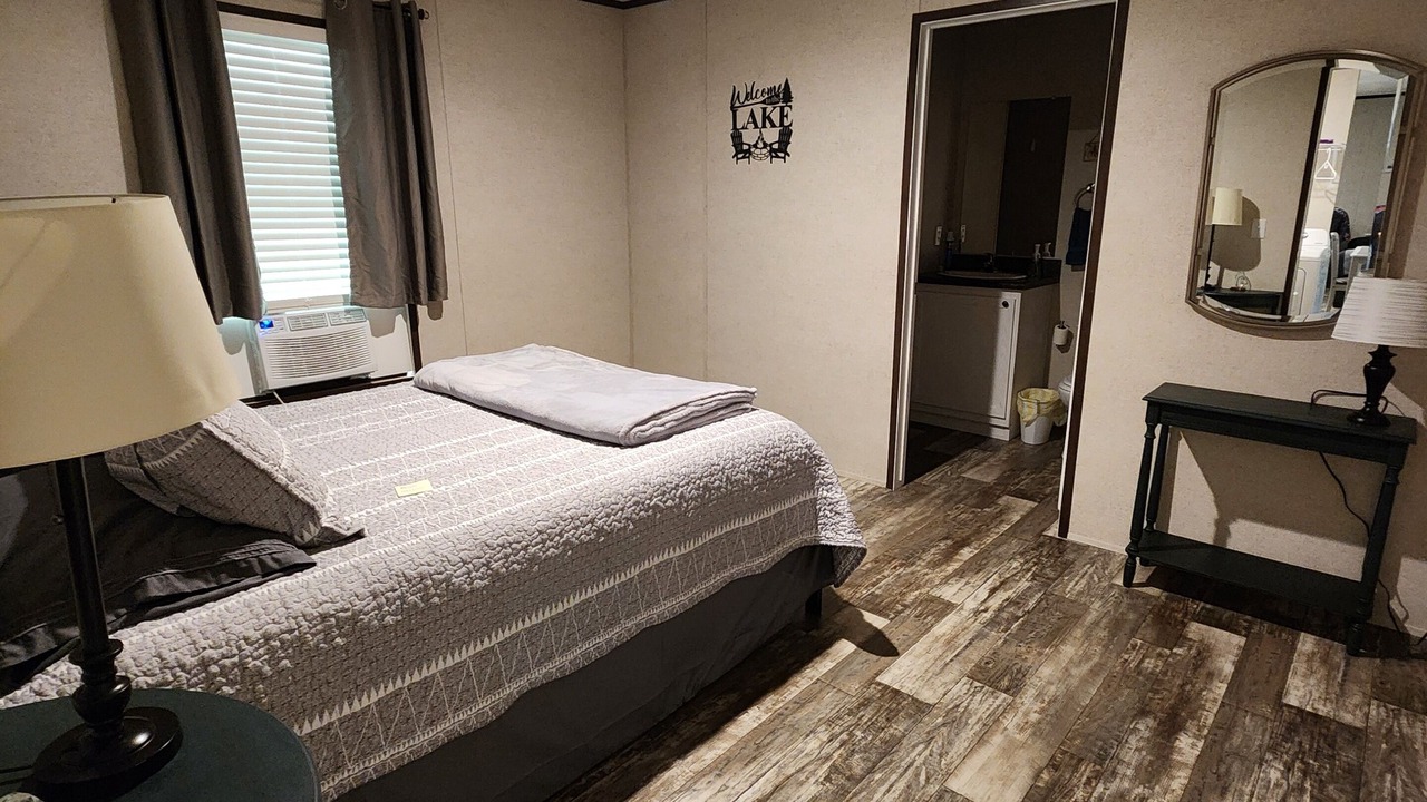 Photo of Bedroom in Lake Secession