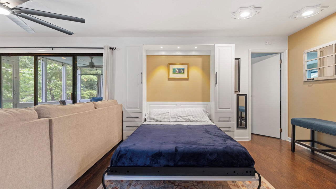 Photo of Bedroom in Salem