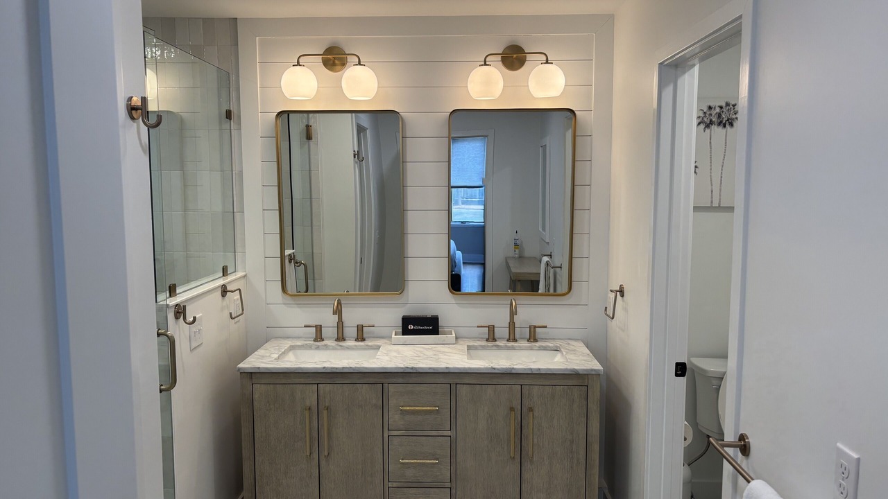 Photo of Bathroom in Beach Lagoon