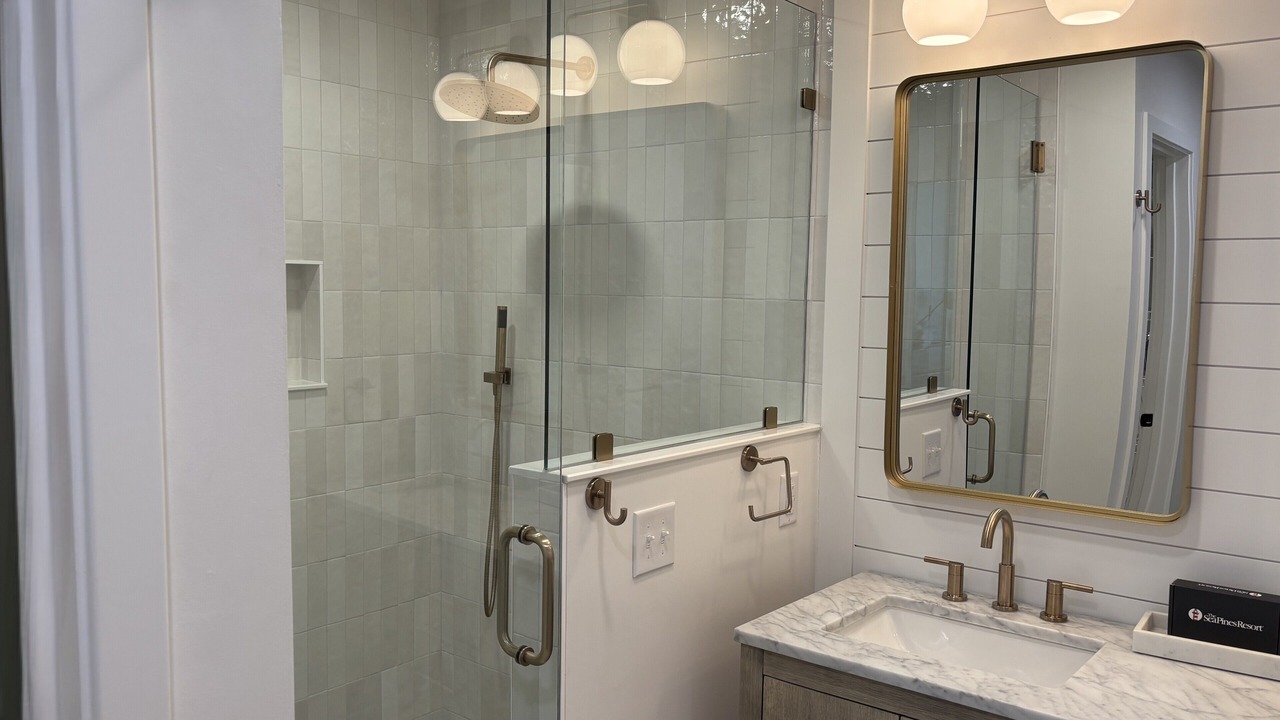 Photo of Bathroom in Beach Lagoon