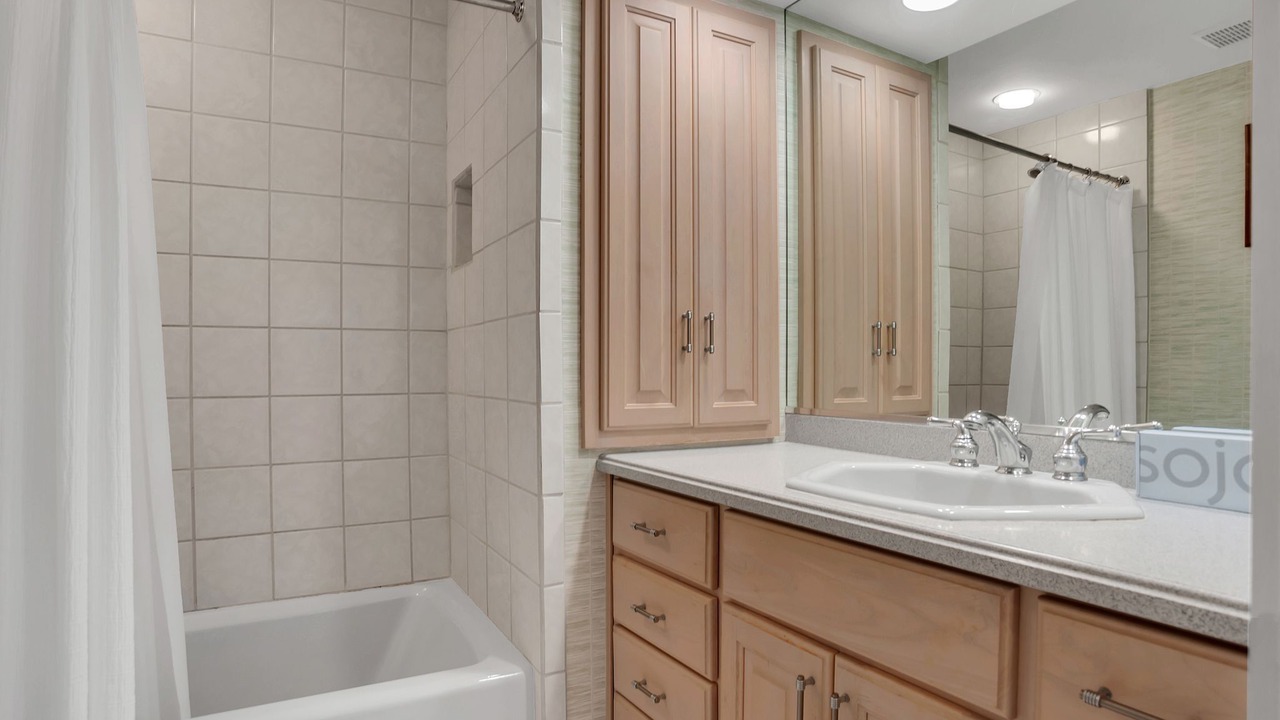 Photo of Bathroom in Beach Lagoon