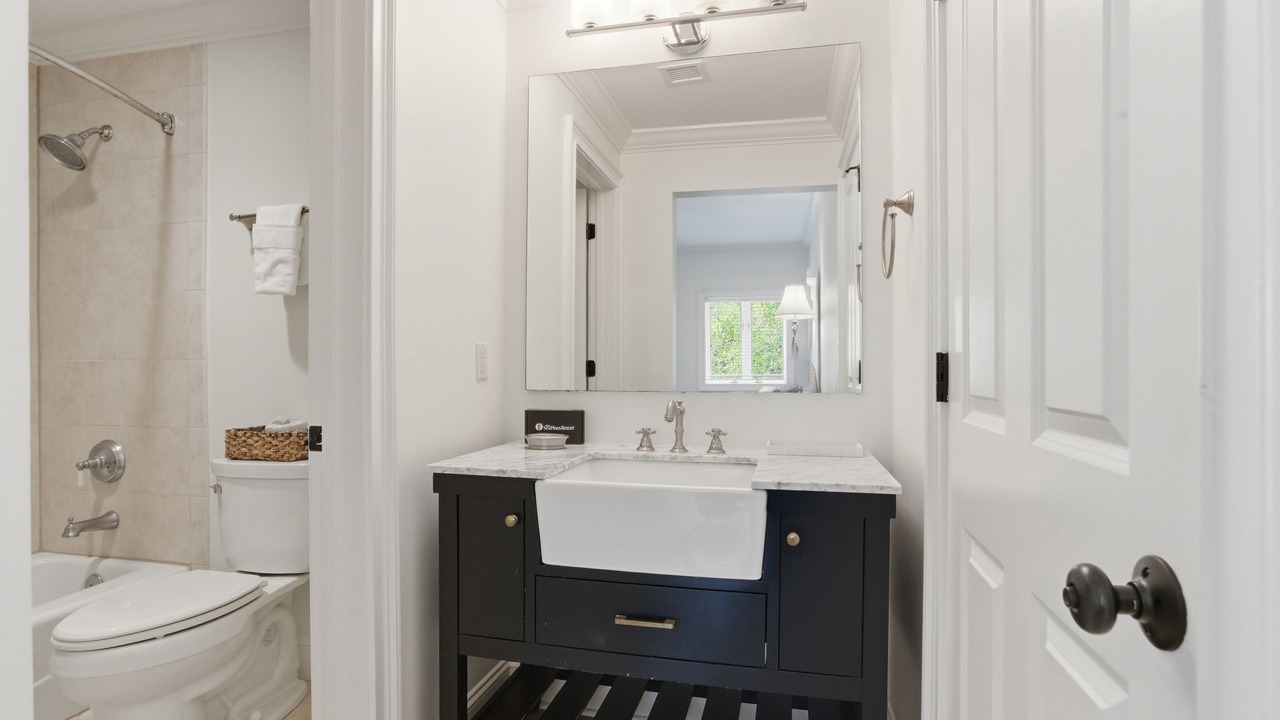 Photo of Bathroom in Beach Lagoon