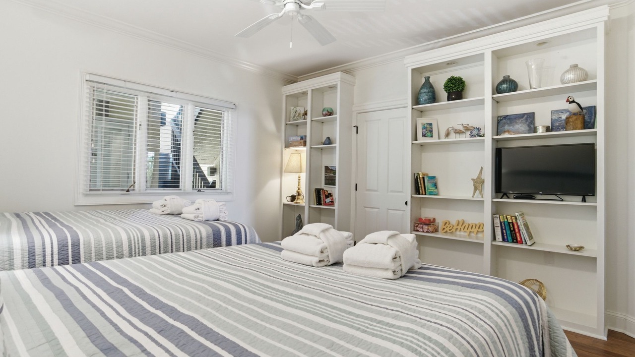 Photo of Bedroom in Beach Lagoon