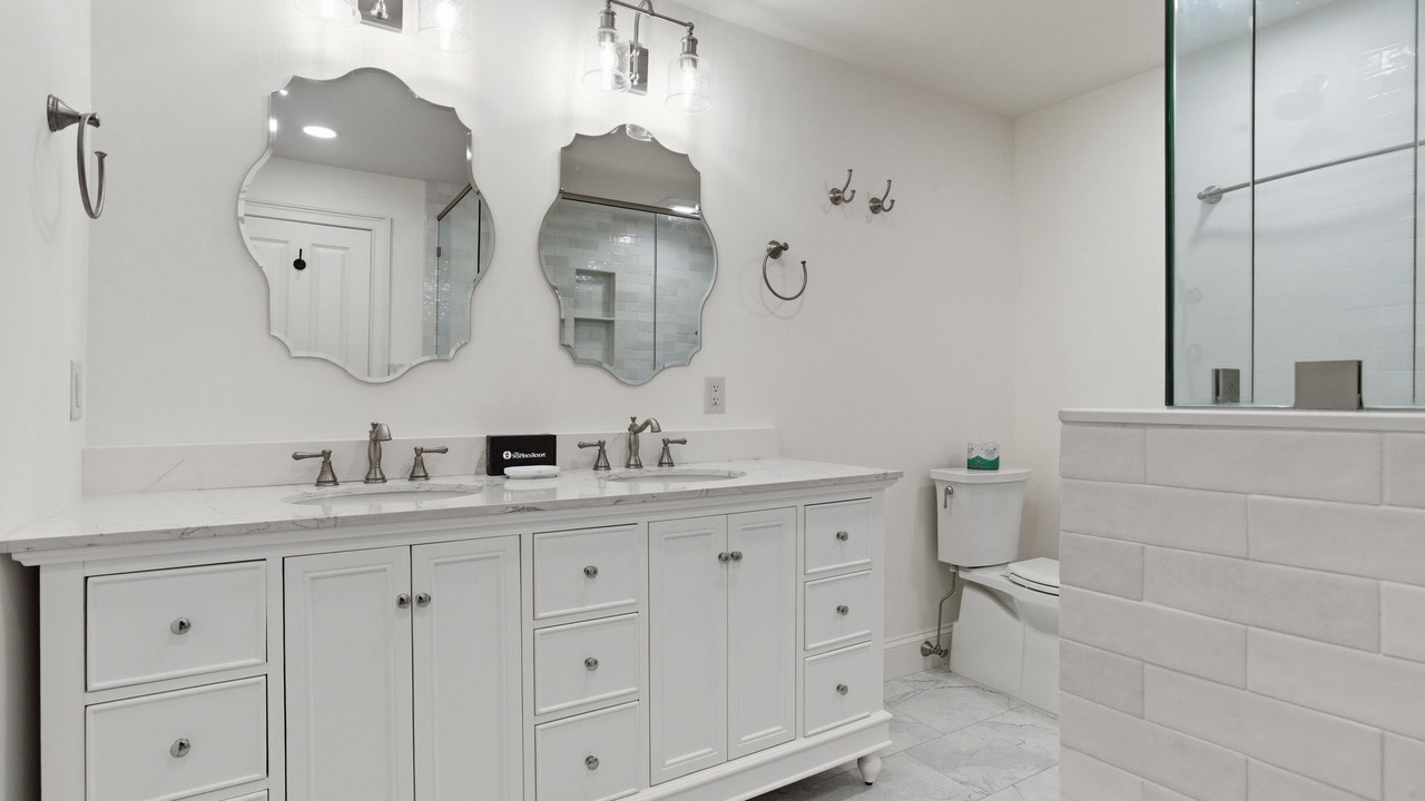 Photo of Bathroom in Beach Lagoon