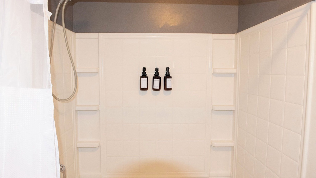 Photo of Bathroom in Huntcliff