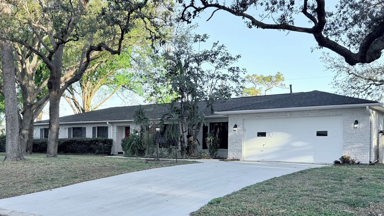 Photo of Outdoor in Bloomingdale