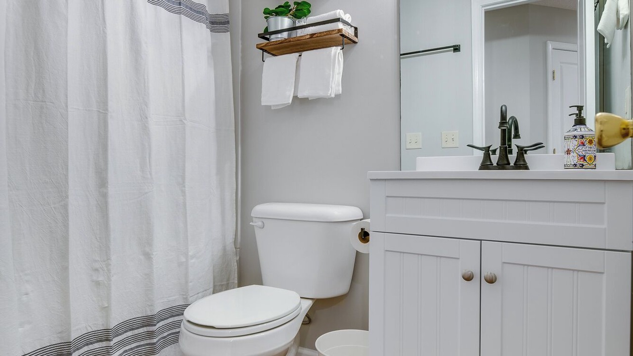 Photo of Bathroom in Hinesville
