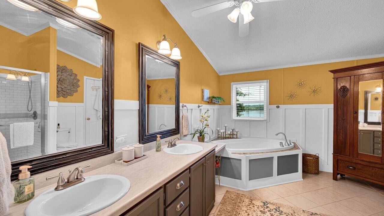 Photo of Bathroom in Greenwood County