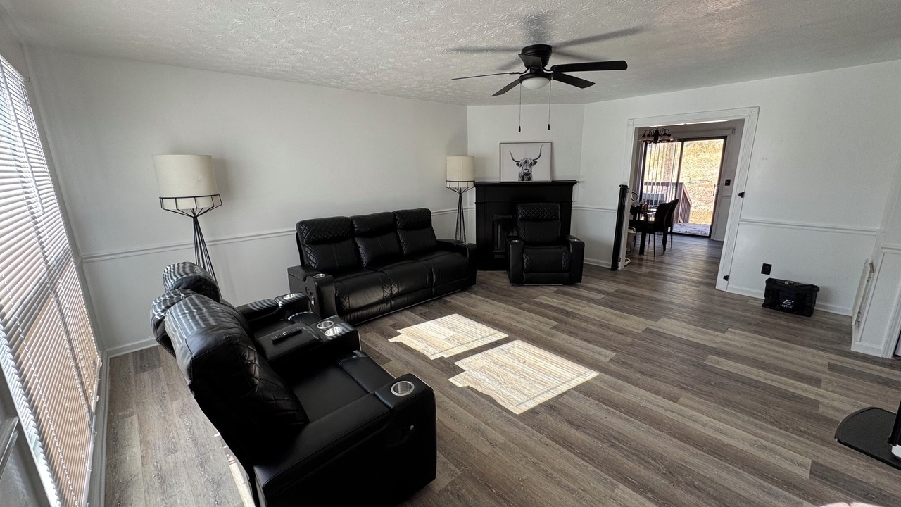 Photo of Livingroom in Auburn