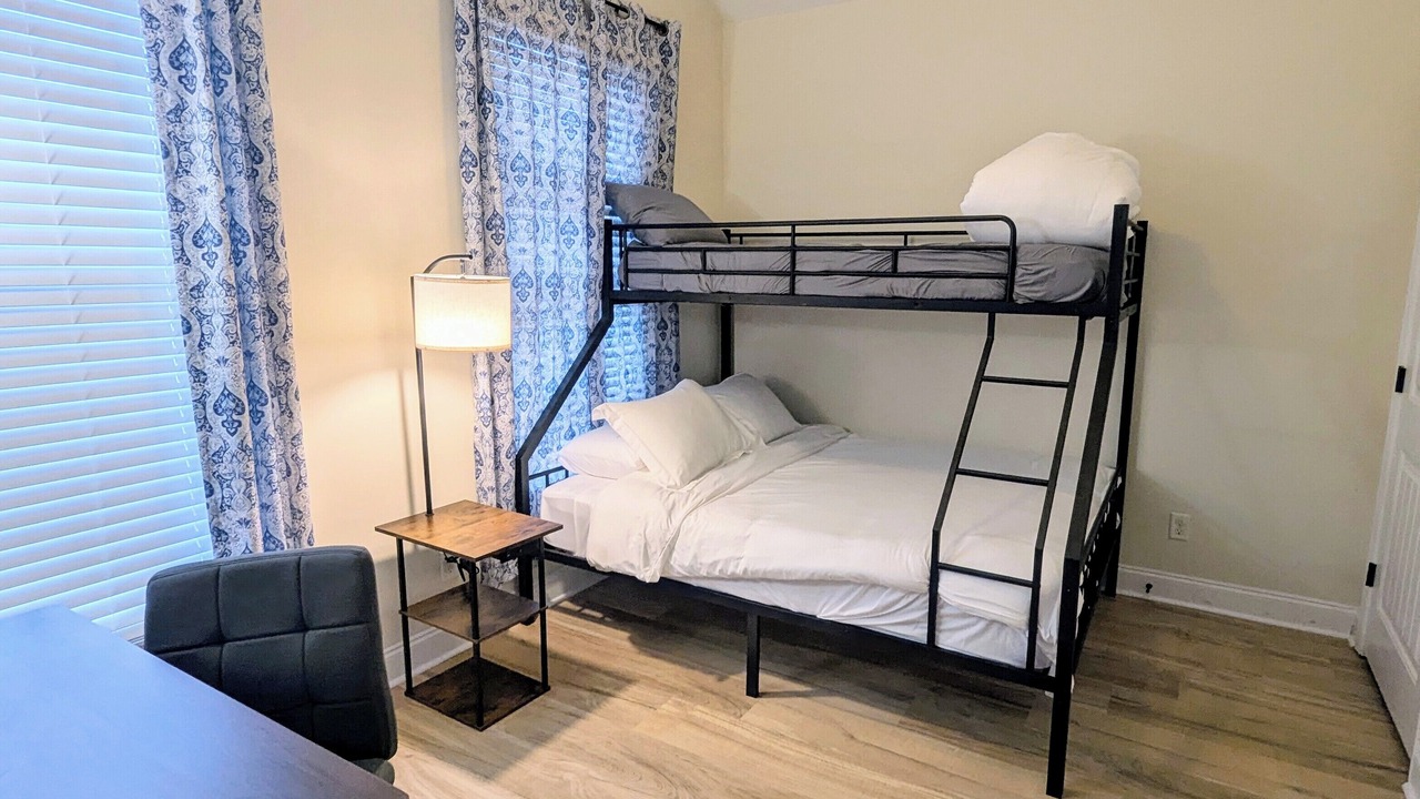 Photo of Bedroom in Thomas Square