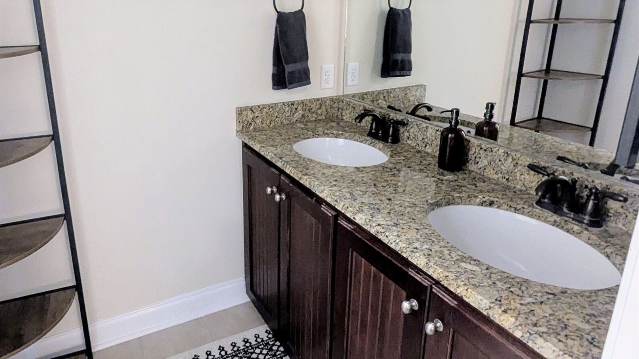 Photo of Bathroom in Thomas Square