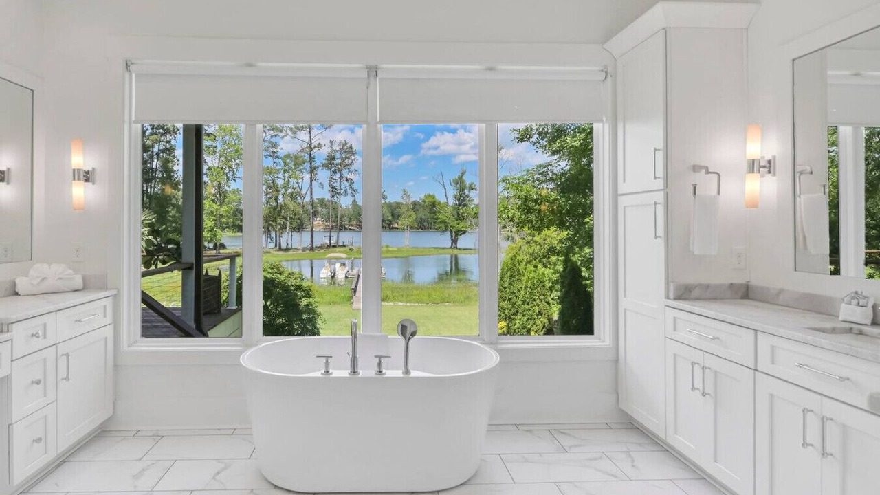 Photo of Bathroom in Chapin