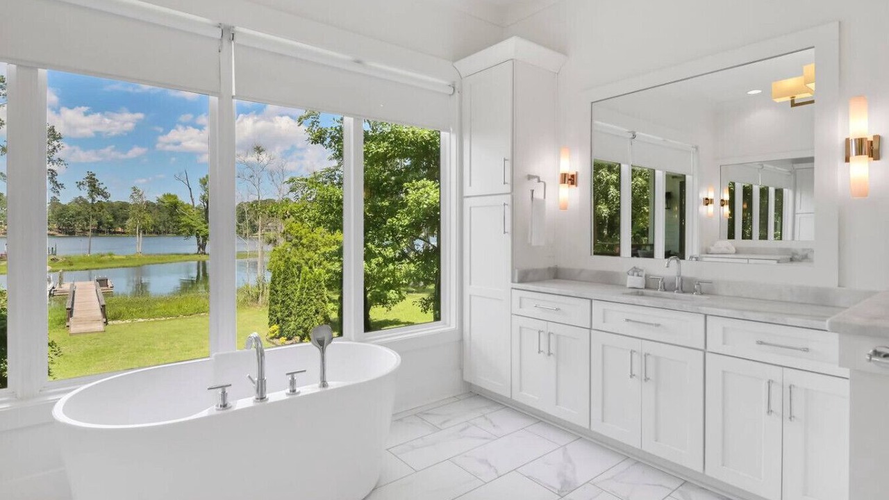 Photo of Bathroom in Chapin