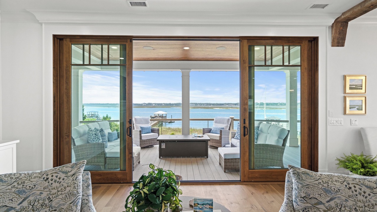 Photo of Livingroom in Inlet Harbour