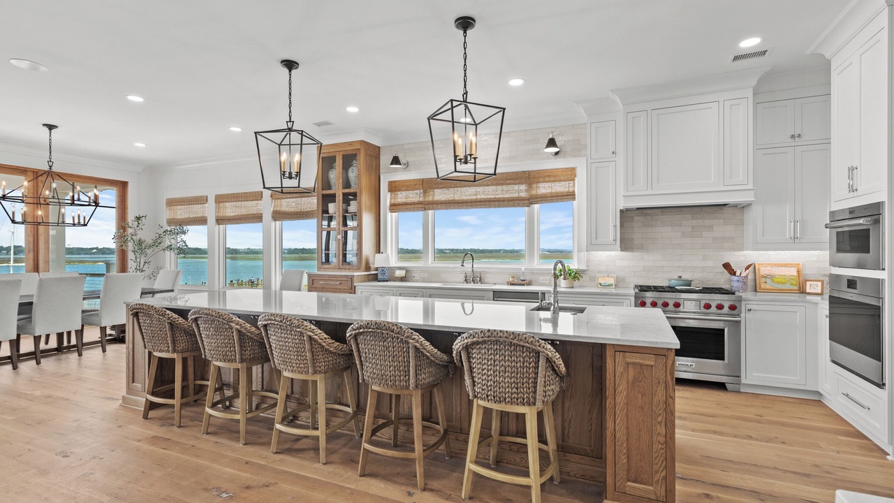 Photo of Kitchen in Inlet Harbour