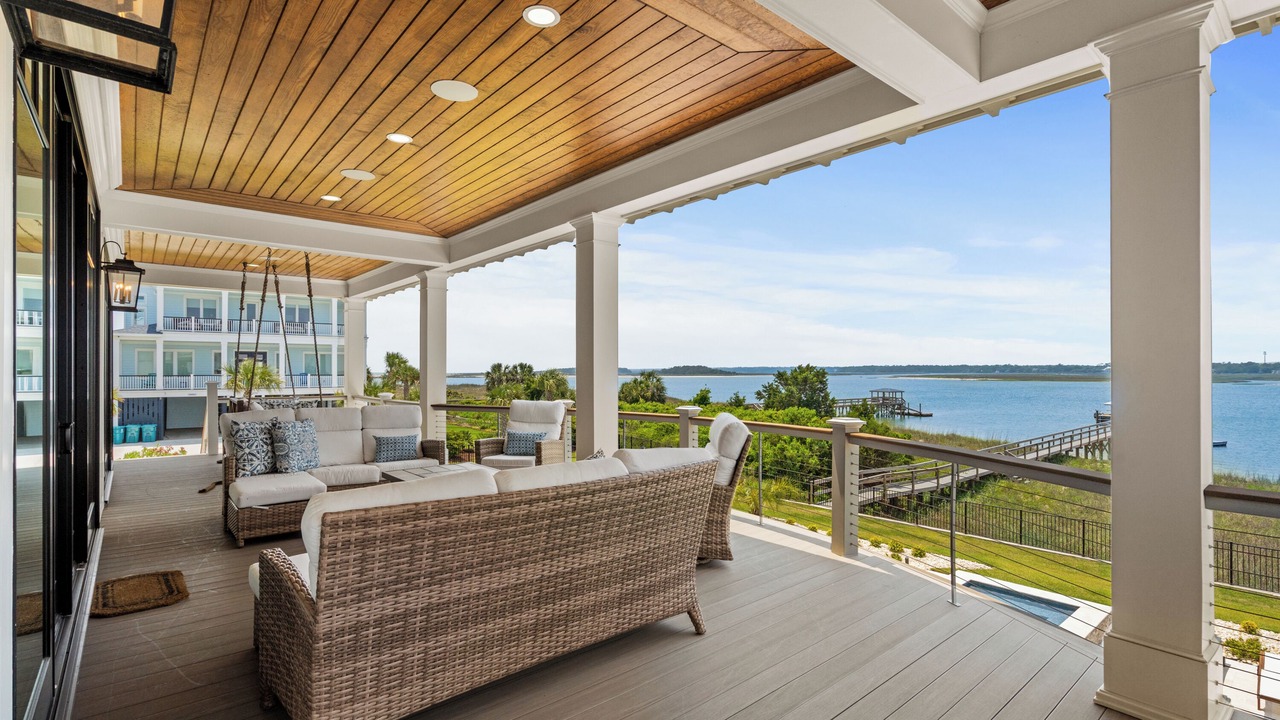 Photo of Patio Balcony in Inlet Harbour