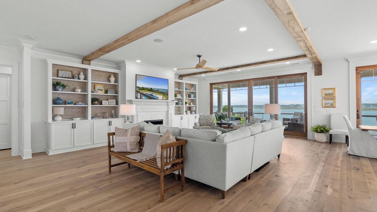Photo of Livingroom in Inlet Harbour