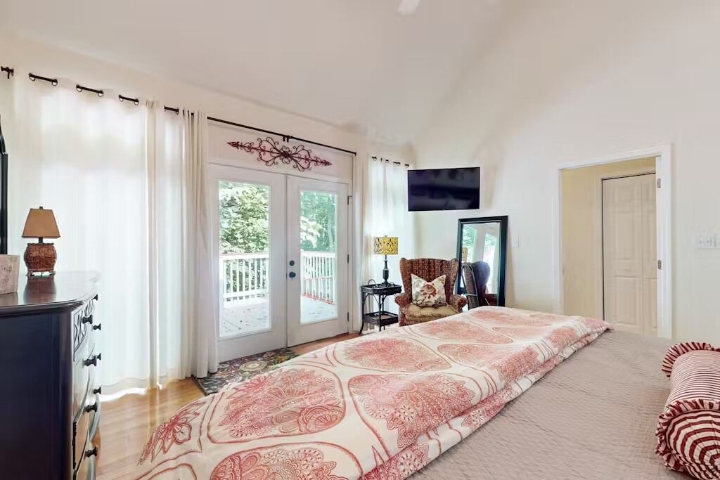 Photo of Bedroom in Cullowhee
