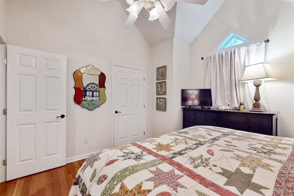 Photo of Bedroom in Cullowhee