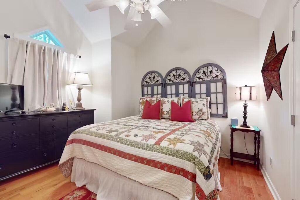 Photo of Bedroom in Cullowhee