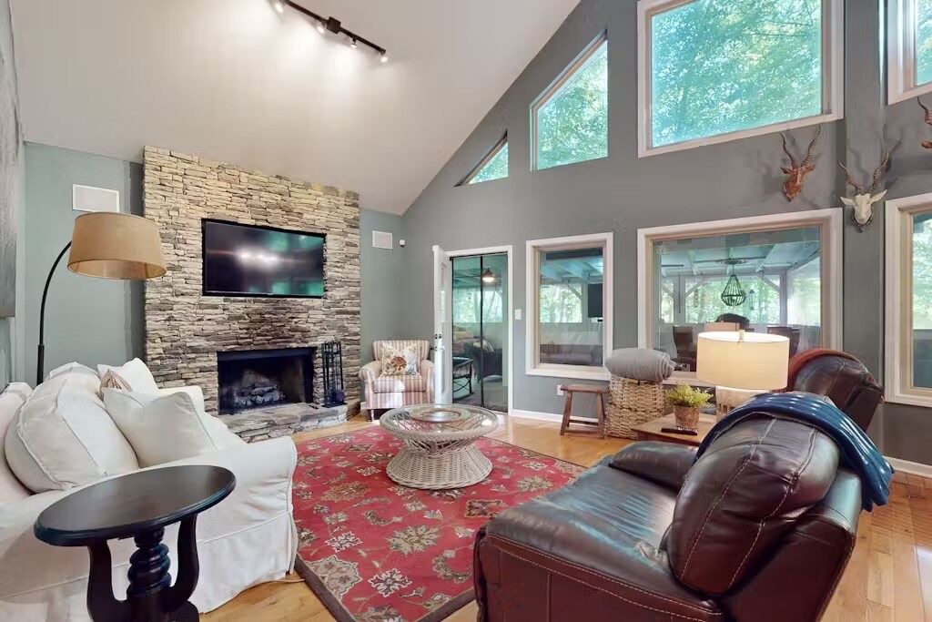 Photo of Livingroom in Cullowhee