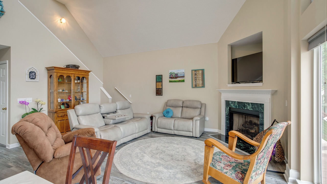 Photo of Livingroom in Chapin